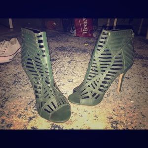 Dark green geometric heels